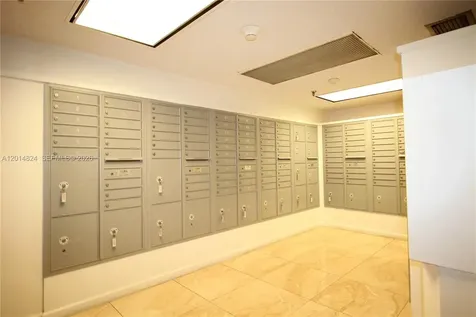 17890 W Dixie Highway 519 Highway North Miami Beach FL 33160