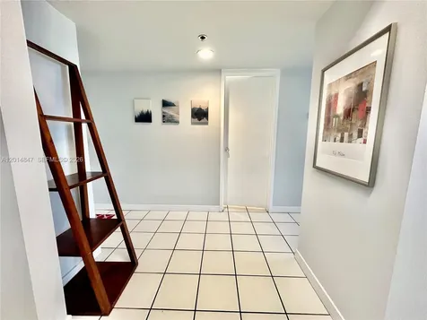 100 Lincoln Road Miami Beach FL 33139