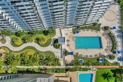 100 Lincoln Road Miami Beach FL 33139