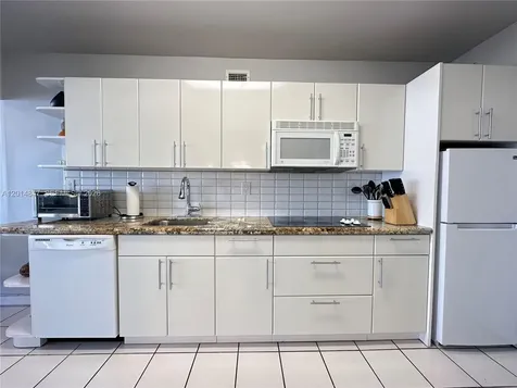 100 Lincoln Road Miami Beach FL 33139