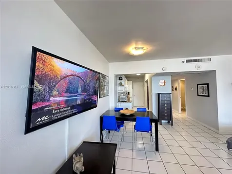 100 Lincoln Road Miami Beach FL 33139