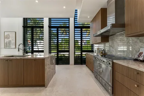 6716 San Vicente Street Coral Gables FL 33146