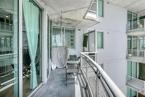 690 SW 1st Court Miami FL 33130