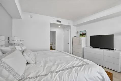3330 NE 190th Street Aventura FL 33180