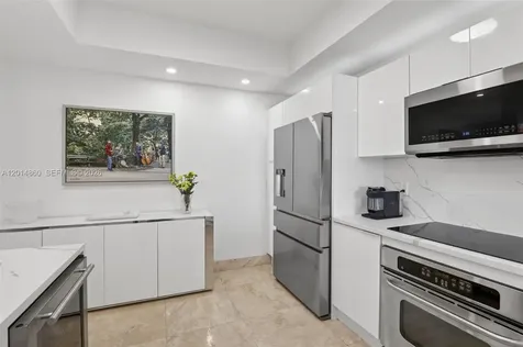 3330 NE 190th Street Aventura FL 33180