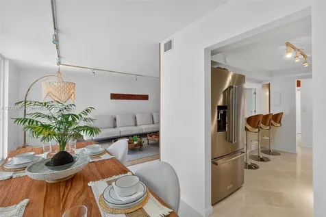 2401 Collins Avenue Miami Beach FL 33140