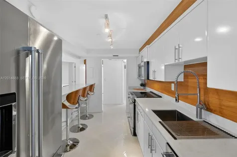 2401 Collins Avenue Miami Beach FL 33140