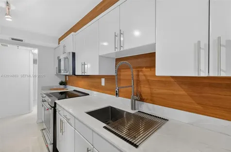 2401 Collins Avenue Miami Beach FL 33140