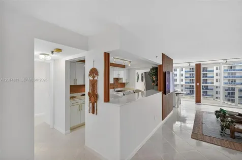 2401 Collins Avenue Miami Beach FL 33140