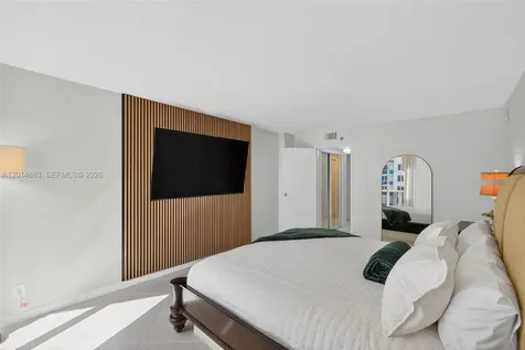 2401 Collins Avenue Miami Beach FL 33140