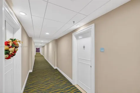 2401 Collins Avenue Miami Beach FL 33140