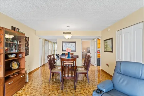 8530 Byron Avenue Miami Beach FL 33141