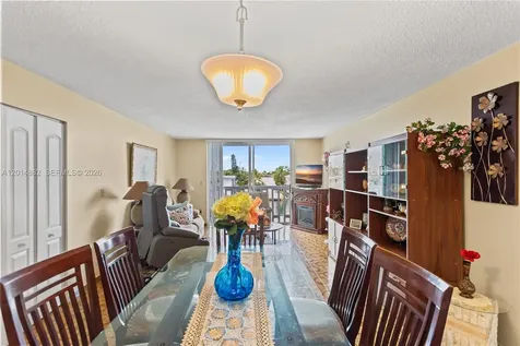 8530 Byron Avenue Miami Beach FL 33141