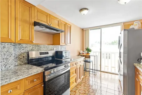 8530 Byron Avenue Miami Beach FL 33141