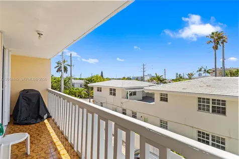 8530 Byron Avenue Miami Beach FL 33141