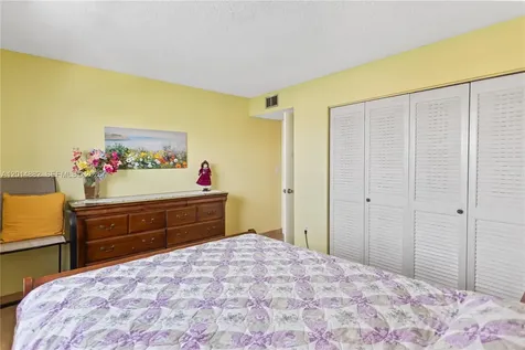 8530 Byron Avenue Miami Beach FL 33141