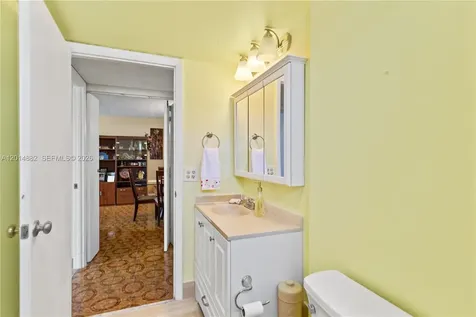 8530 Byron Avenue Miami Beach FL 33141