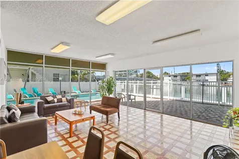 8530 Byron Avenue Miami Beach FL 33141