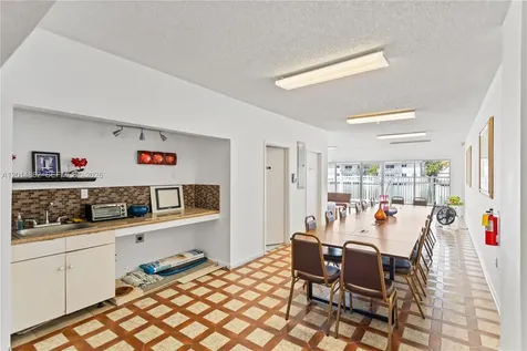 8530 Byron Avenue Miami Beach FL 33141