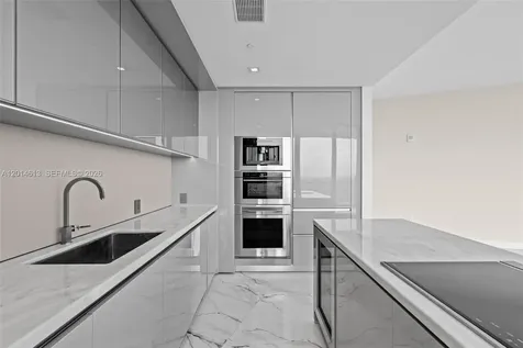 18975 Collins Avenue Sunny Isles Beach FL 33160
