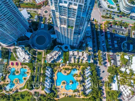 50 S Pointe Drive Miami Beach FL 33139