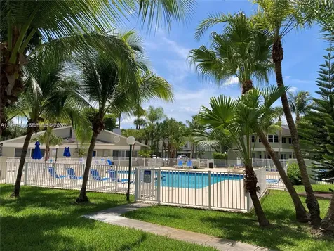 17550 NW 67th Place Hialeah FL 33015
