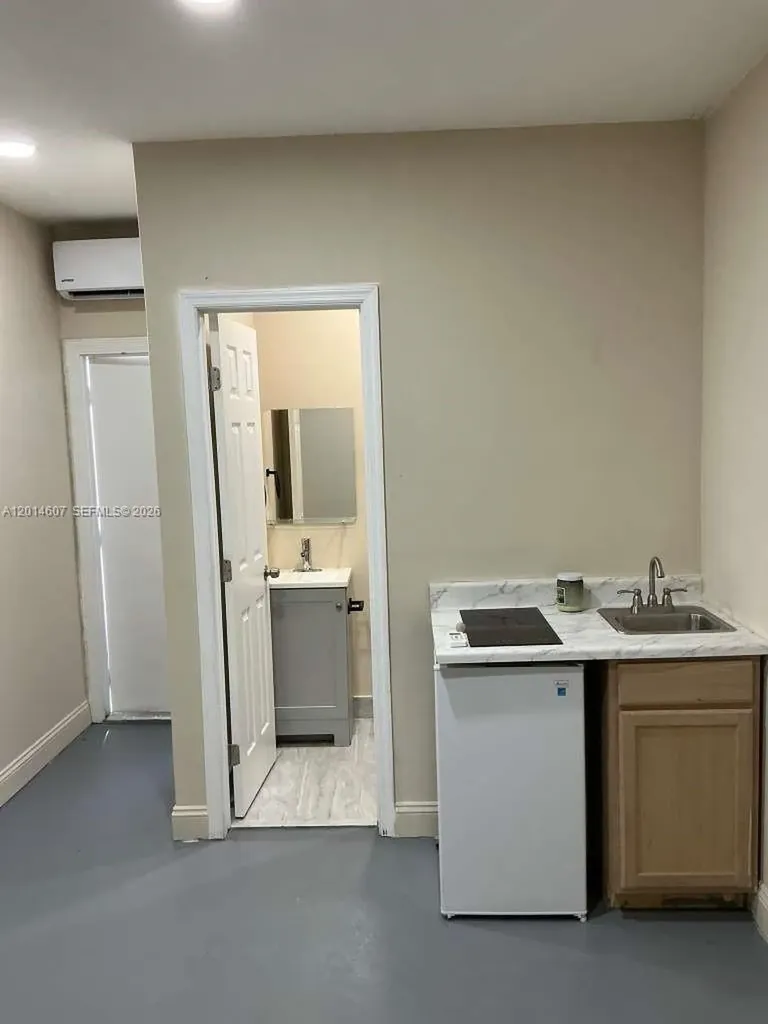 4324 NW 76th Avenue Coral Springs FL 33065