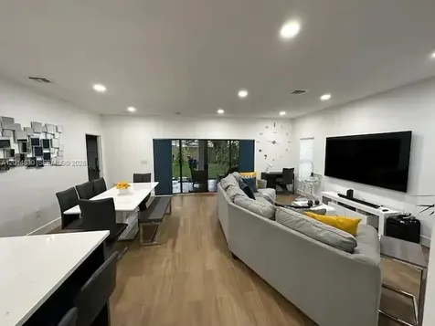 613 NW 10th Street Hallandale Beach FL 33009