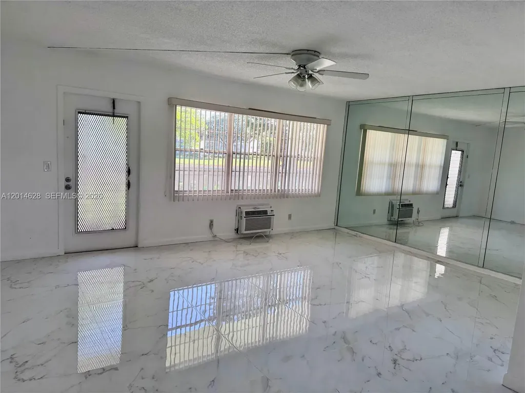 272 Dorset G Boca Raton FL 33434