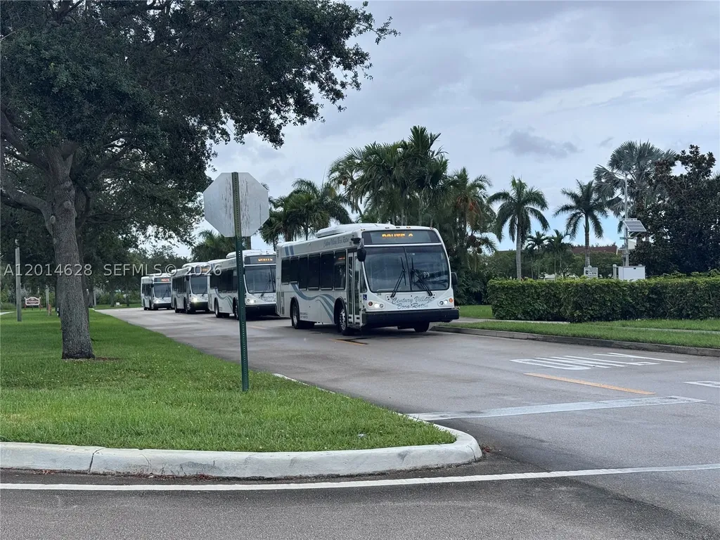 272 Dorset Boca Raton FL 33434