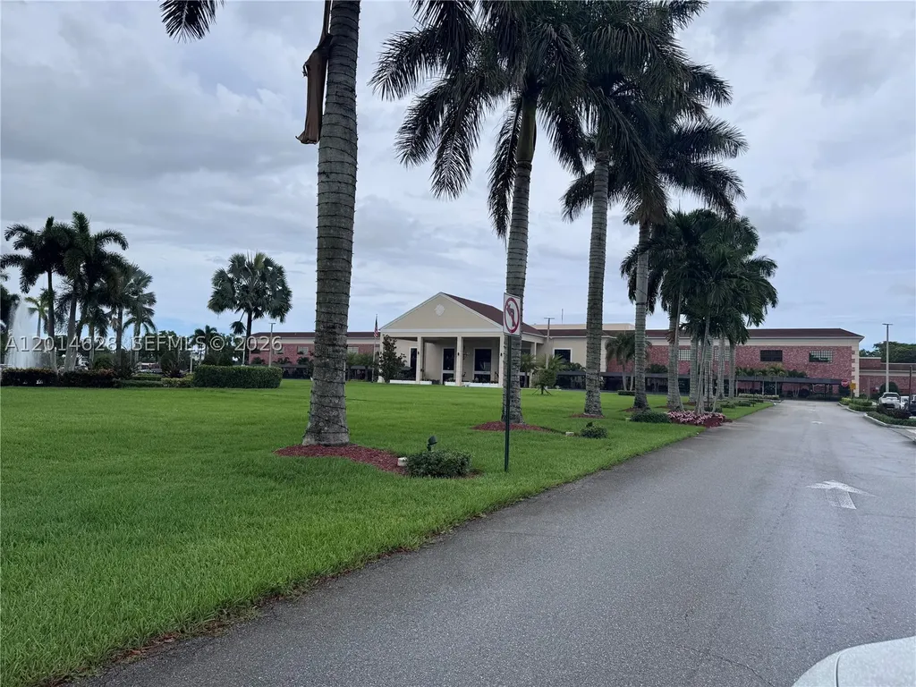 272 Dorset Boca Raton FL 33434