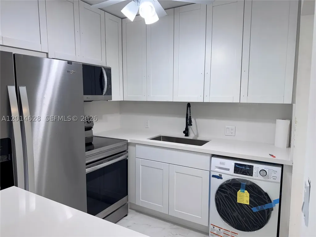 272 Dorset Boca Raton FL 33434