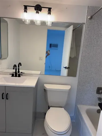 272 Dorset G Boca Raton FL 33434