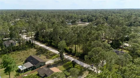 2124 East Pwky DeLand FL 32724