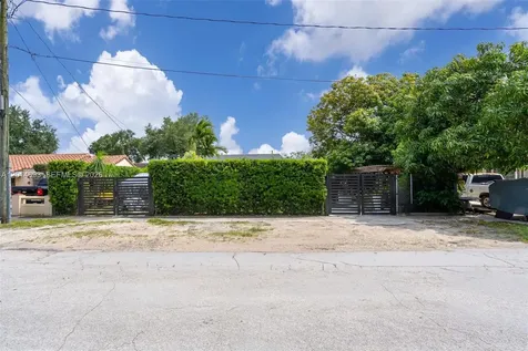 2222 NW 105th Street Miami FL 33147