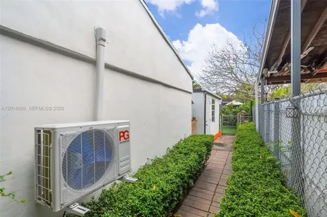 2222 NW 105th Street Miami FL 33147