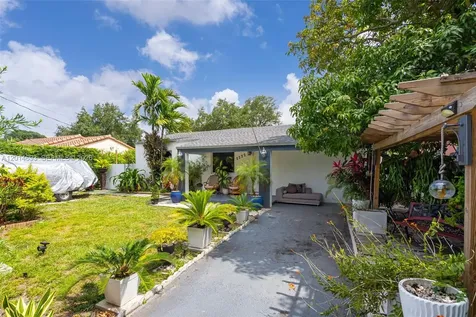 2222 NW 105th Street Miami FL 33147