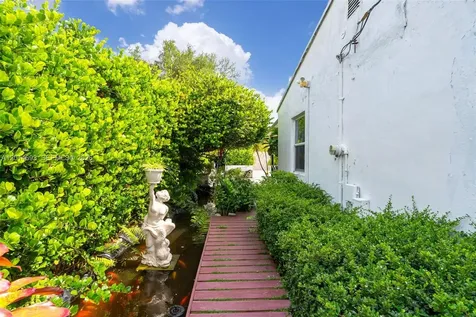 2222 NW 105th Street Miami FL 33147