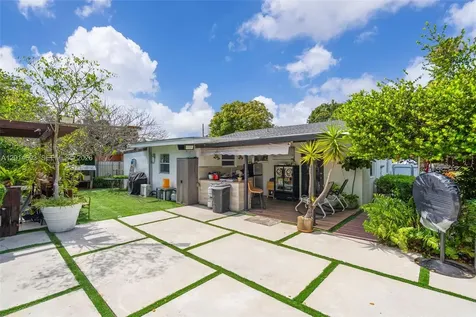 2222 NW 105th Street Miami FL 33147
