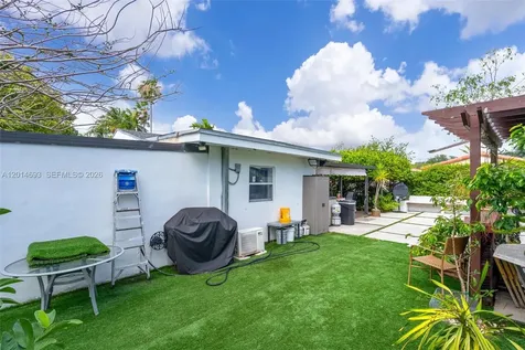 2222 NW 105th Street Miami FL 33147