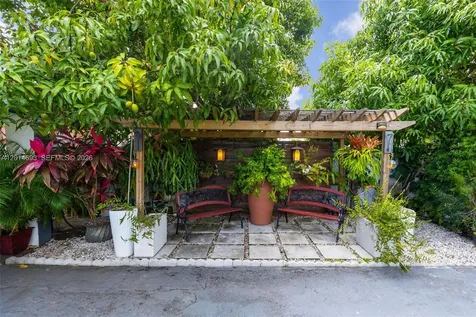 2222 NW 105th Street Miami FL 33147
