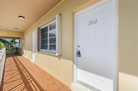 7333 Gary Avenue Miami Beach FL 33141
