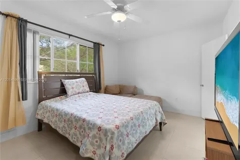 2486 Centergate Drive Miramar FL 33025