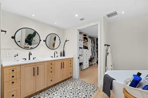 141 Crandon Boulevard Key Biscayne FL 33149