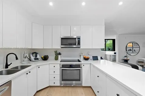 141 Crandon Boulevard Key Biscayne FL 33149