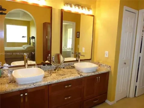 9026 SW 160th Terrace Palmetto Bay FL 33157