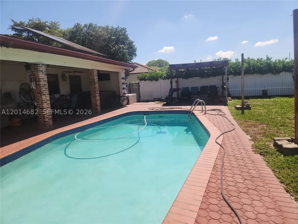 8882 SW 1st Place Coral Springs FL 33071