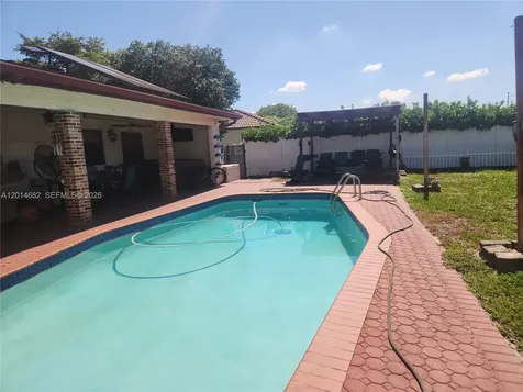 8882 SW 1st Place Coral Springs FL 33071