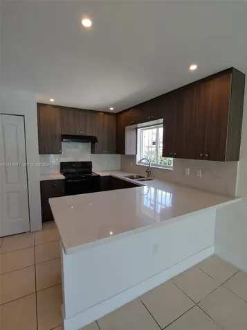1270 NW 39th Street Miami FL 33142