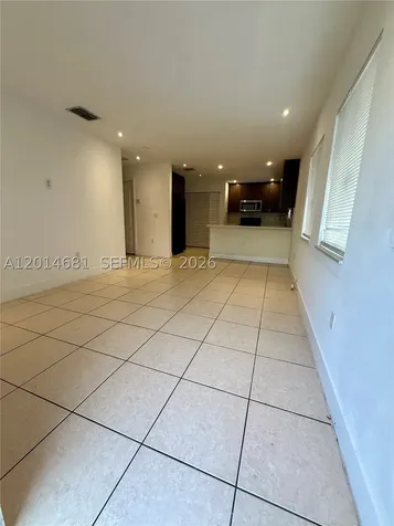 1270 NW 39th Street Miami FL 33142